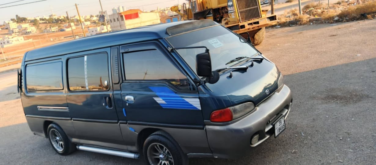 سيارة هيونداي H100 موديل 1996 للبيع بحالة ممتازة