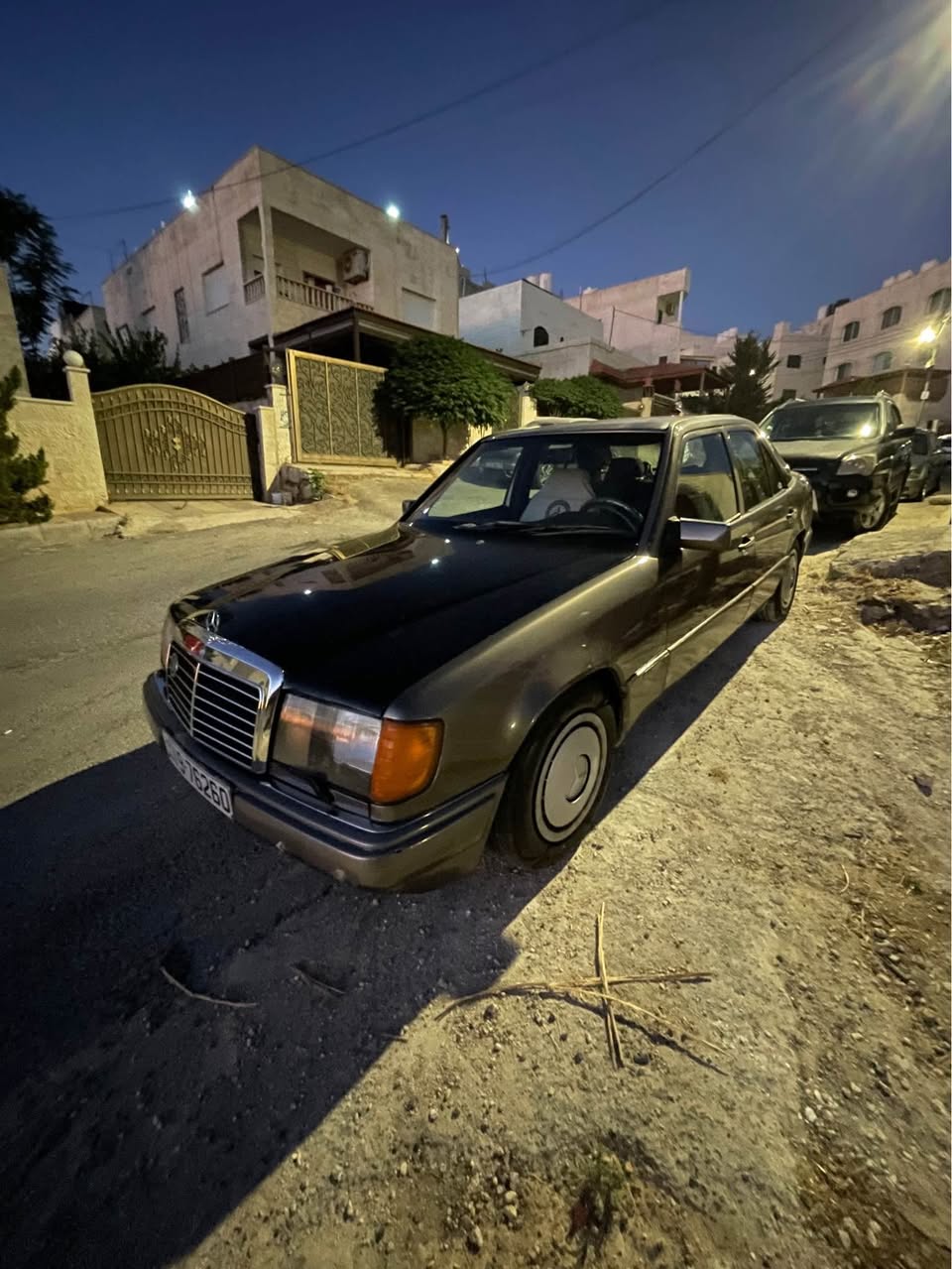 سيارة مرسيدس E200 موديل 1992 لون فيراني - فرصة التبديل إلى موديل 1999