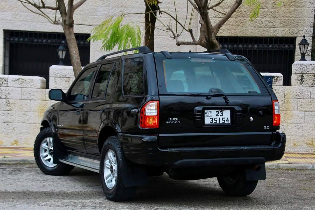 Isuzu Rodeo 2004 فل أوبشن بعرض جيد في حالة ممتازة
