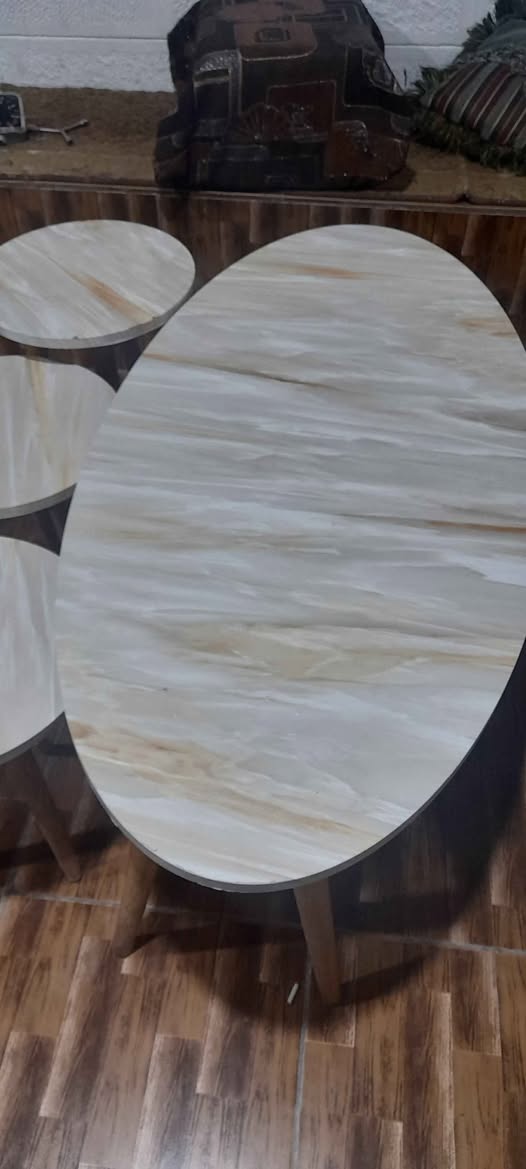 طقم طاولات بحالة جيدة بأسعار مناسبة