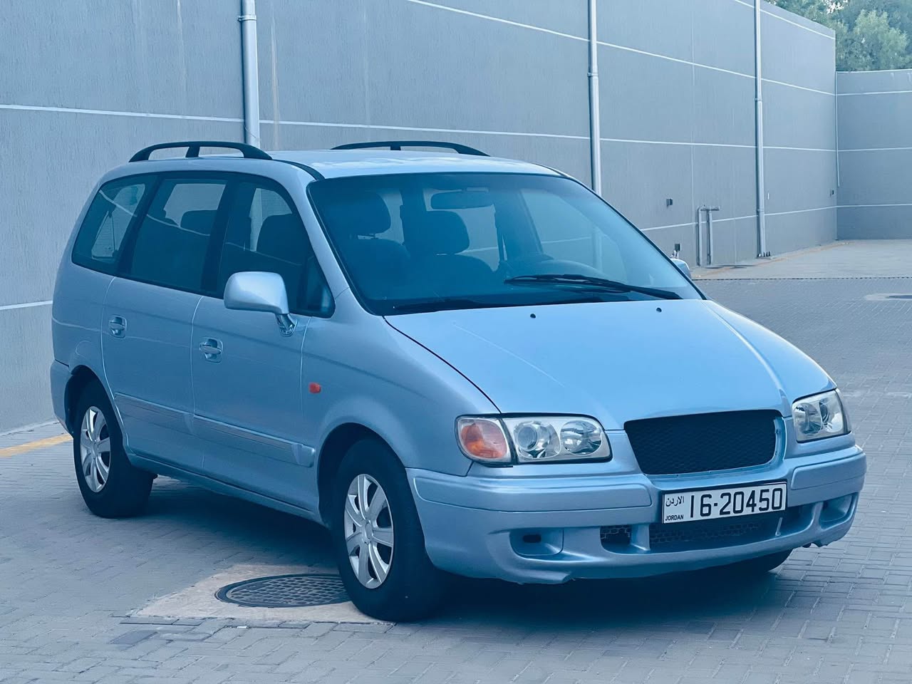 هونداي تراجت 2002 للبيع بسعر مغري وبمحرك 2000cc وجير اتوماتيك - 2