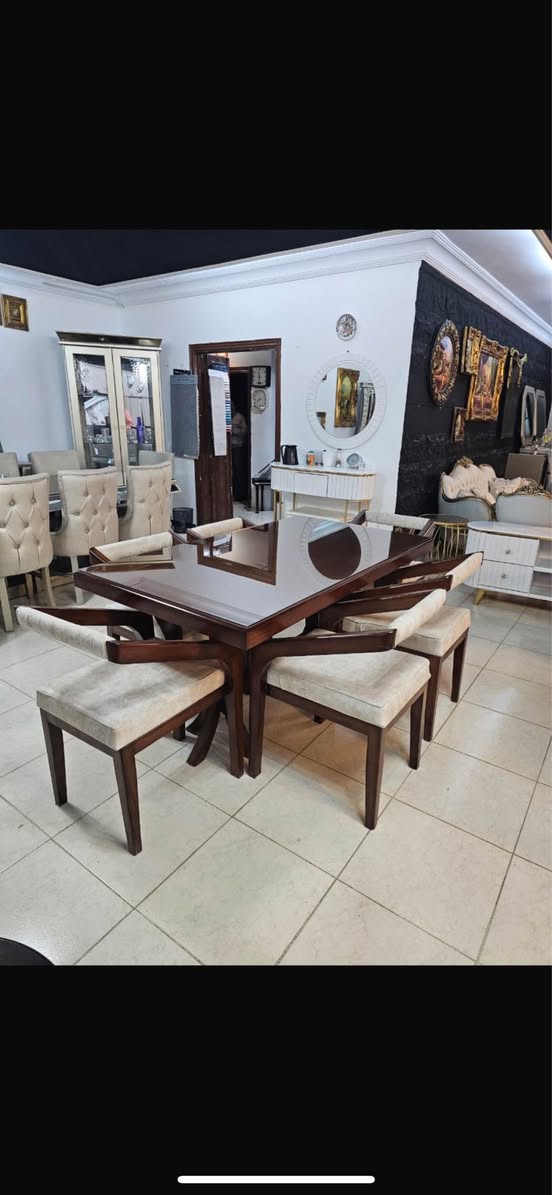 طاولة طعام حديثة من خشب الزان مع كراسي مستوردة وجديدة - 4