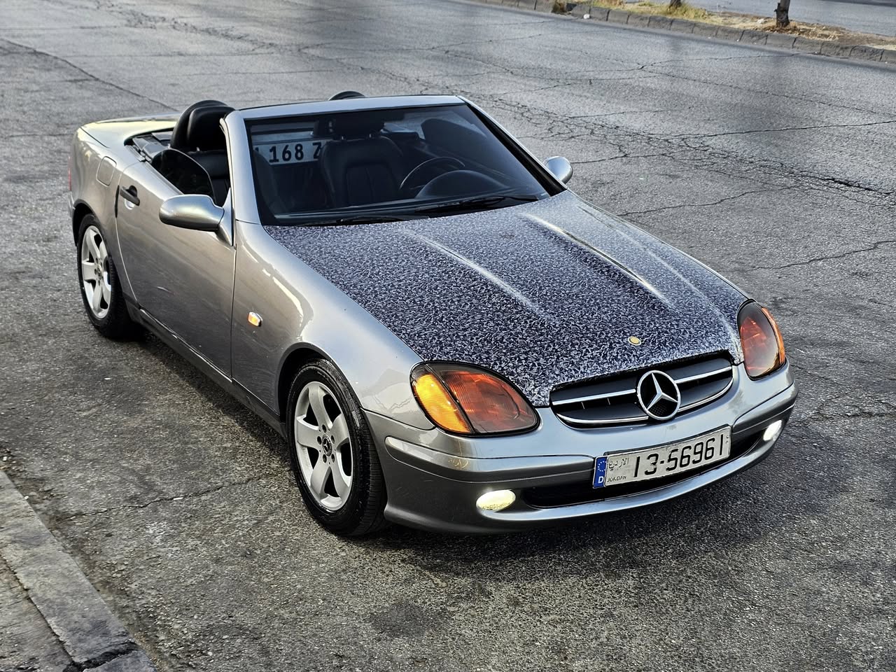 مرسيدس SLK موديل 1998 بحالة رائعة للبيع بسعر مغرٍ في الأردن