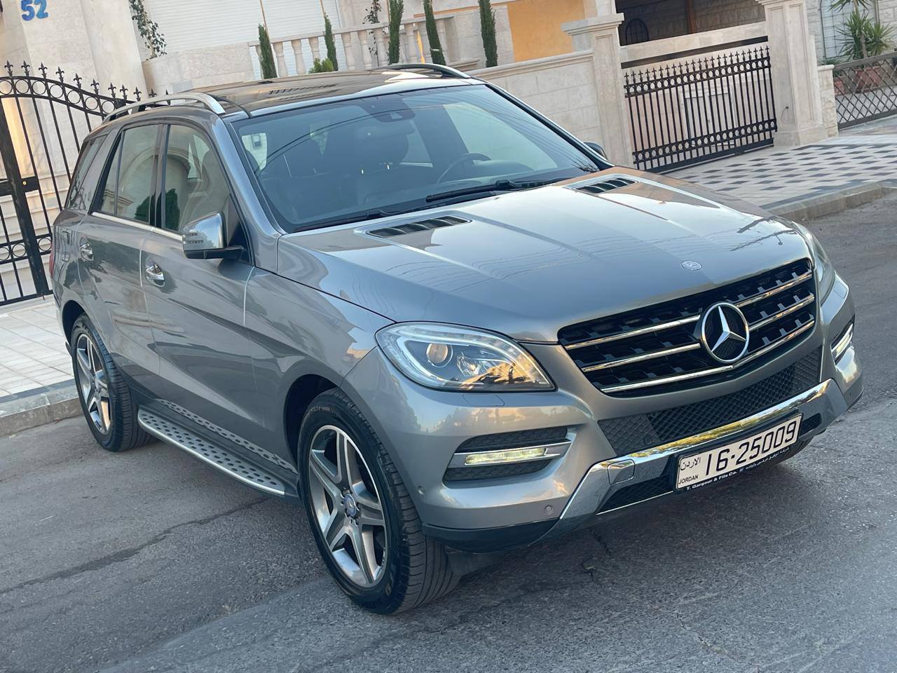 مرسيدس بنز ML350 موديل 2013 بحالة جيدة مع فحص كامل وعربية AMG في حالة ممتازة جاهزة للاستعمال. - 2