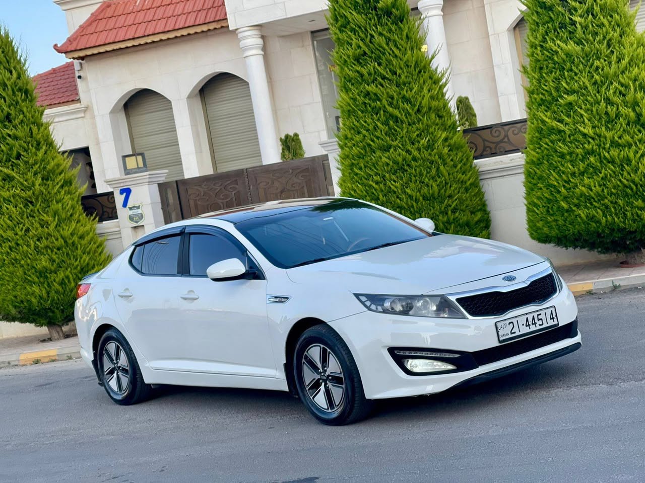 KIA Optima 2012 بحالة ممتازة مع محرك 2000cc ومواصفات عالية
