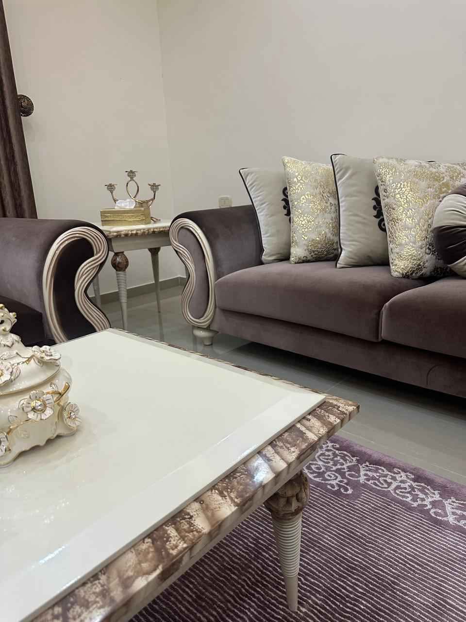 طقم كنب مثل الجديد للبيع بسعر مناسب للاستعجال - 4