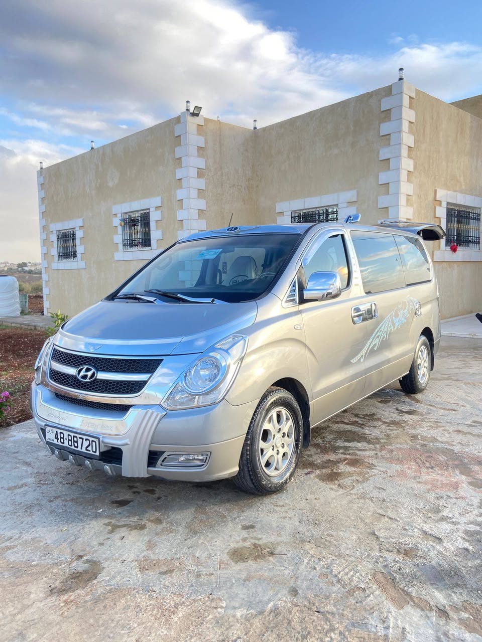 هيونداي جراند H1 موديل 2012 بحالة الوكالة