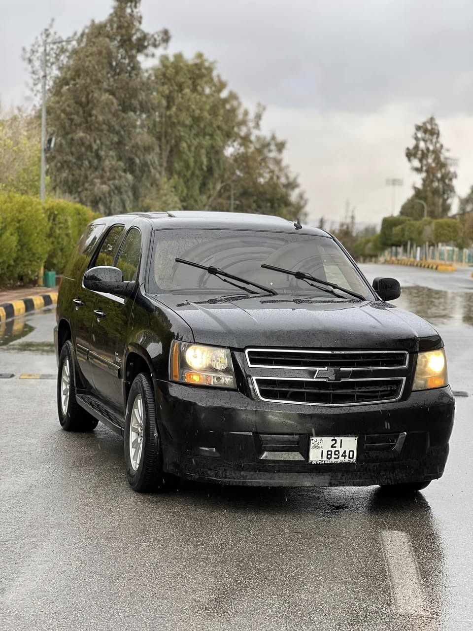 جيب تاهو هايبرد موديل 2008 بأسود في حالة جيدة