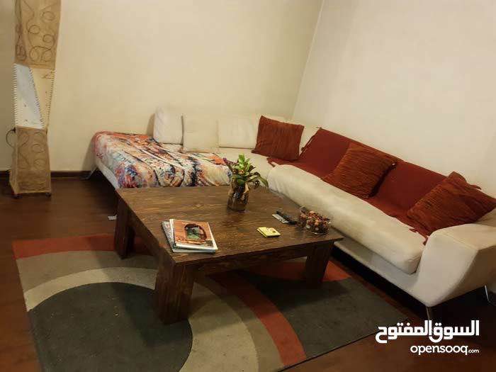 شقة للإيجار في ام أذينه مع 2 نوم و2 حمام - 4