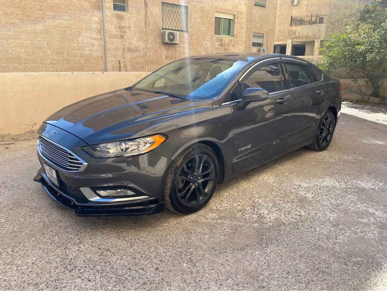 فورد فيوجن 2018 بحالة ممتازة تفحص جيد في الأردن مع ميزات إضافية