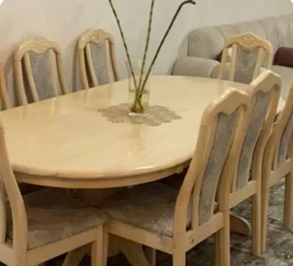 طاولة سفرة خشب زان مع 8 كراسي للبيع