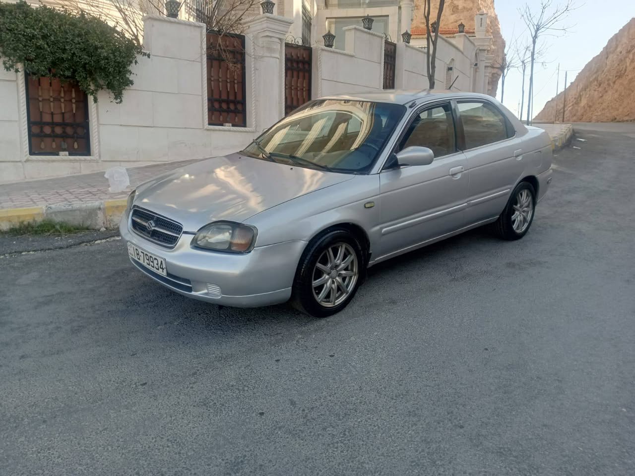 سوزوكي بالينو 2002 اوتوماتيك - سيارة متميزة ومناسبة للاستخدام اليومي