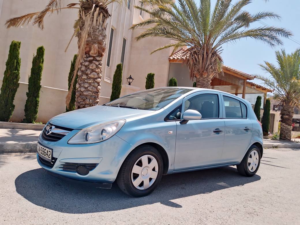 أوبل كورسا 2008 للبيع في عمان عرجان - محرك 1200cc، أوتوماتيك، نظيفة وصيانتها دورية