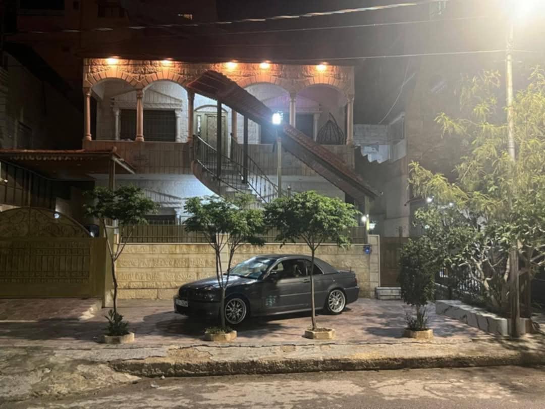 فيلا لل sale في الزرقاء جبل طارق بمساحة أرض 300 م ومباني 248 م