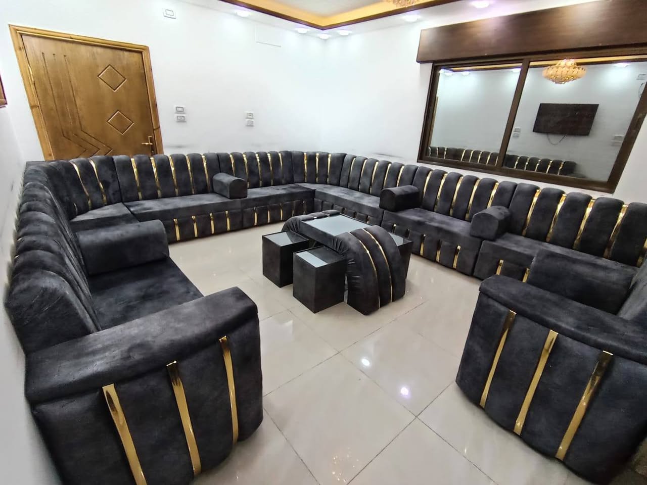 مجلس خليجي خشب سويد 20 مقعد