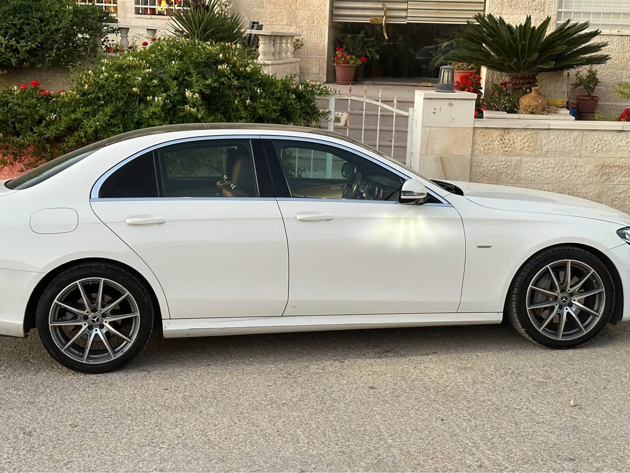 مرسيدس E200 2020 للبيع بفحص كامل ومواصفات فل كامل في الأردن - 4