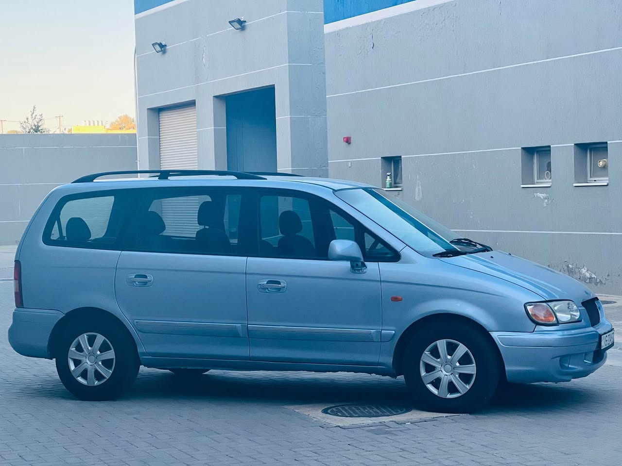 هونداي تراجت 2002 للبيع بسعر مغري وبمحرك 2000cc وجير اتوماتيك - 3