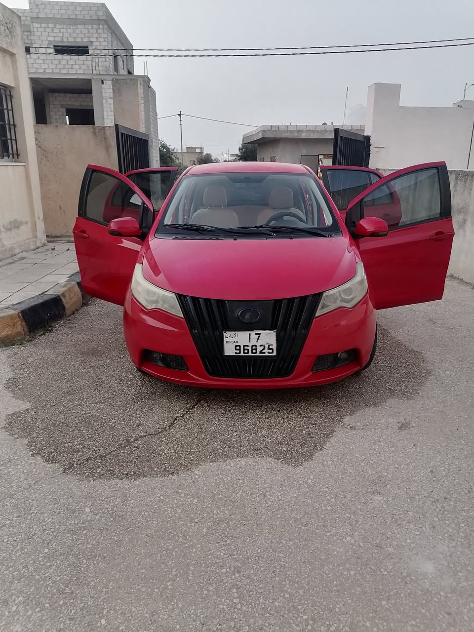 سيارة كهربائية نيتا أو ايدو بالتقسيط في الأردن مع إمكانية الدفع بسيارة 2011 جريت ول